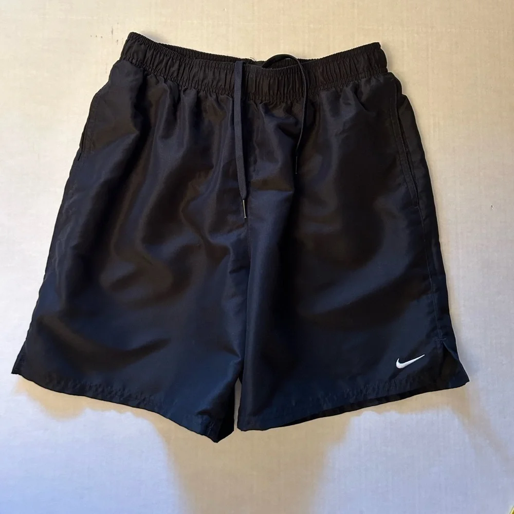 Nike‎ mesh inner lining classic swim black shorts w/hand pockets Sz-M. Z15
